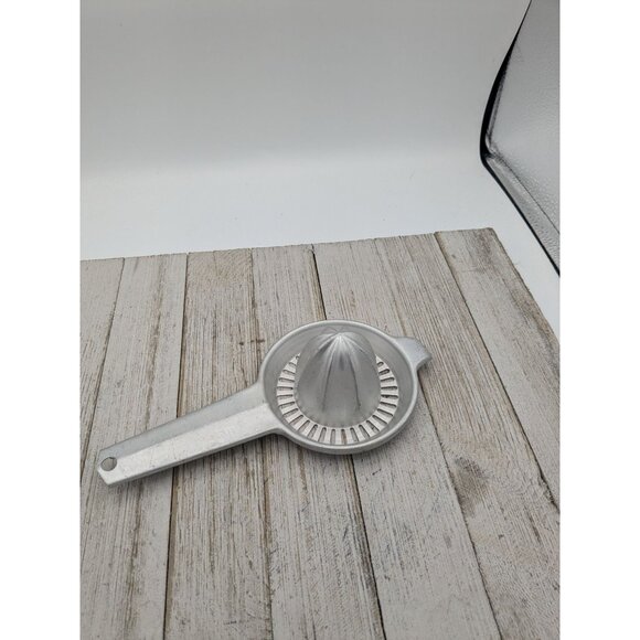 Vintage Foley #2 Hand Held Juicer Reamer Metal aluminum 8 1/4" - Picture 1 of 4